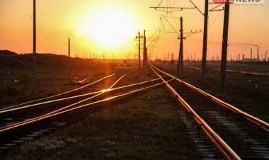 Темір жолдағы оқиға: Павлодарда пойыз қағып кеткен адам реттеуші болып шықты