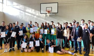 Павлодарда студенттер баскетболдан бақ сынады