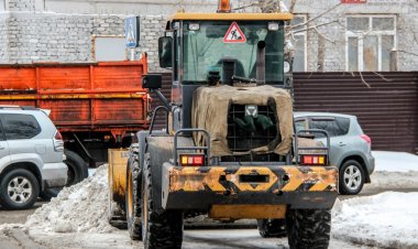 Павлодарда көшелерді қар мен мұздан тазарту жұмысы жалғасуда