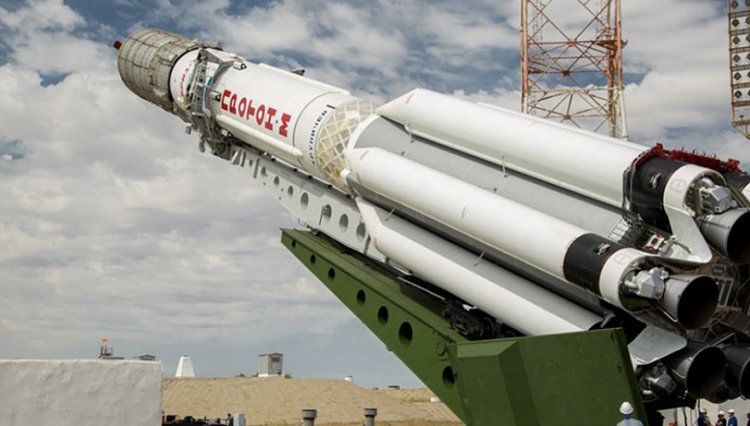 Ракета «Протон-М» с российским метеоспутником стартовала с Байконыра