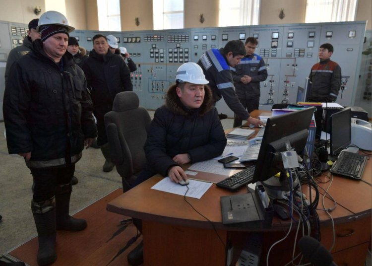 Аким Павлодарской области проинспектировал ремонт на ТЭЦ и теплосетях Экибастуза
