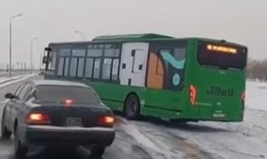 Два автобуса в пригороде Павлодара сошли с маршрута