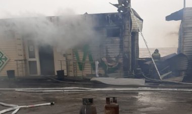 Екібастұзда жол бойындағы дәмхана өртенді