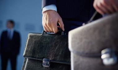 Утративших доверие казахстанских политических служащих будут увольнять