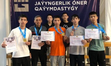 Павлодарда жүзден астам жасөспірім жекпе-жекте күш сынасты