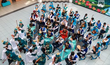 Тысячи юных домбристов Павлодарской области одновременно сыграли кюй