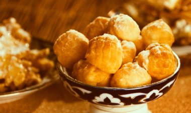 Павлодарда сайлаушыларды бауырсақпен қарсы алуда (ВИДЕО)