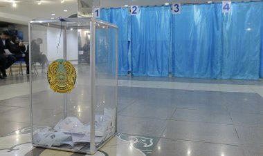 Железин ауданында 22 жастағы егіз қыздар сайлаудан қалыс қалмады