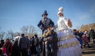 Двухметровый батыр и юрта радости: как заводчане создали атмосферу Наурыза в Павлодаре
