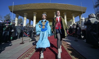 Дефиле в коллекции неповторимых тюбетеек устроили школьники Павлодара