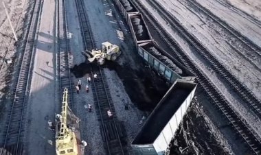 Грузовой состав с углем сошел с рельсов в Экибастузе