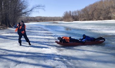 Пожарный на пробежке заметил тонущего рыбака на Иртыше