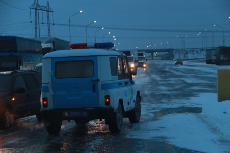 12 автобусов застряли из-за непогоды около Ленинского