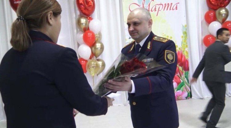 Главный полицейский Павлодарской области поздравил коллег-женщин