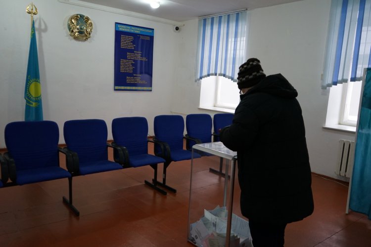 Выборы депутатов завершили на закрытом участке в Павлодаре