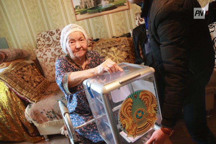 Выборы добрались до маломобильных жителей Павлодарской области