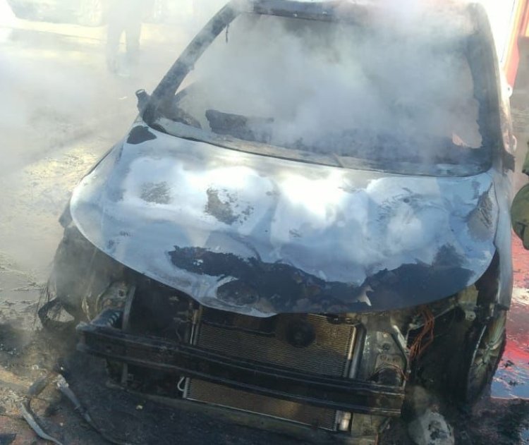 Иномарка сгорела возле набережной Павлодара