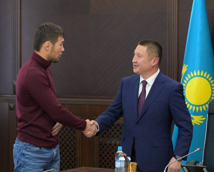 Боец смешанных единоборств стал почетным гостем Павлодарской области