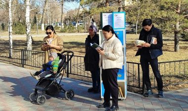 Библиотека под открытым небом заработала в Павлодаре