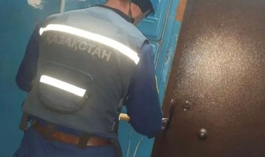 Екібастұзда құтқарушылар екі жасар сәбидің анасына үйге кіруге көмектесті