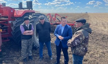 Павлодар облысының әкімі Железиндегі шаруа қожалықтарының көктемгі дайындығымен танысты