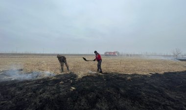 Пожар под новым мостом на Аксу ликвидировали