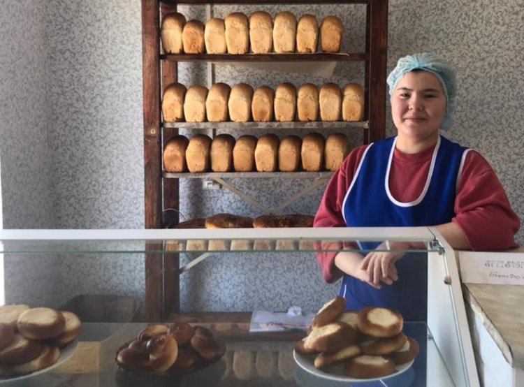 Привозной хлеб заменили на местный в районе Аккулы