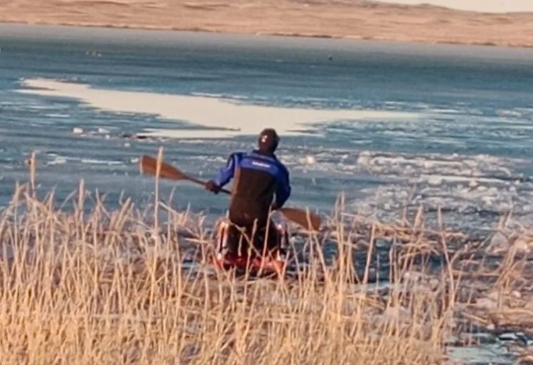 Два рыбака провалились под лёд в Экибастузе