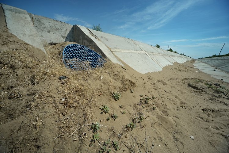 Два года зарастал травой: в Павлодарской области достроят канал Иртыш – Успенка