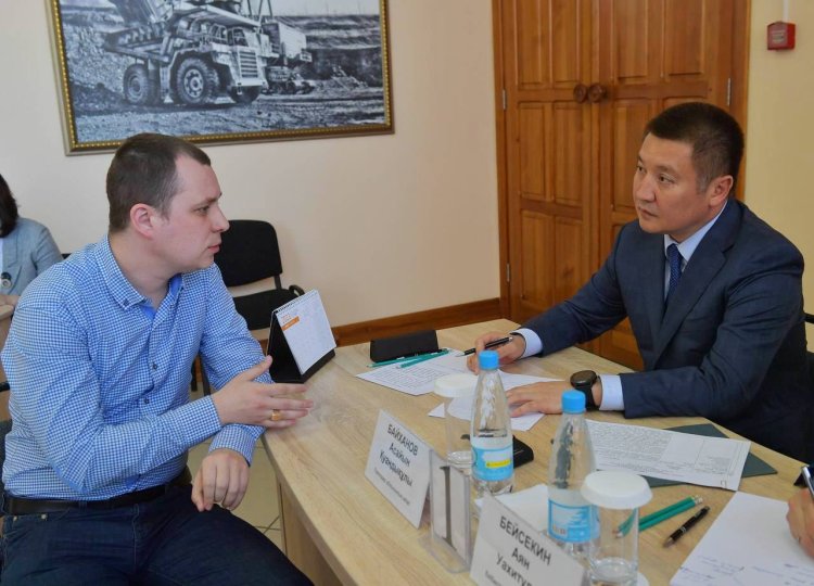 Асайын Байханов Екібастұз қаласының кеншілерімен және энергетиктерімен кездесті