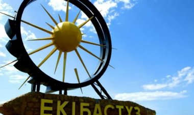 Асаин Байханов побывал в экибастузской пятиэтажке, где жил подростком (ВИДЕО)