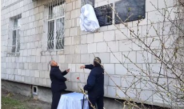 В Павлодаре открыли мемориальную доску известному архитектору