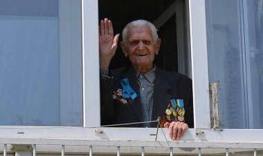 Асайын Байханов Павлодар мен екі ауданда ҰОС қатысушыларын Жеңіс күнімен құттықтады