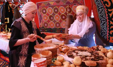 Павлодарлық лицейде  киіз үйлер  орнатып, Наурыз мерекесін атап өтті (ФОТО)