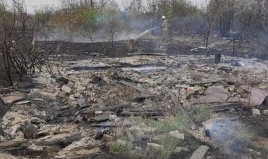 Несколько дач сгорели в Аксу