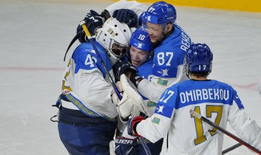 Камбек по-казахстански: сборная выиграла на старте чемпионата мира по хоккею