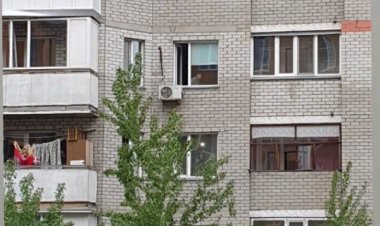 Ребенок у открытого окна встревожил павлодарцев