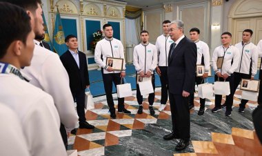 Президент встретился с призерами чемпионата мира по боксу