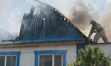 Екібастұзда үй жанды (ВИДЕО)