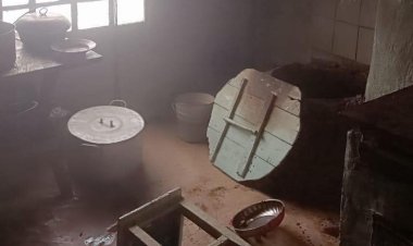 Тереңкөл ауданында жүргізуші үйден жанып жатқан баллонды алып шықты