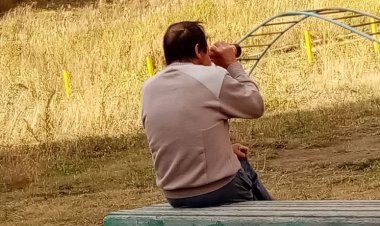 Алкопосиделки устроил павлодарец на детской площадке