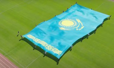 Самый большой флаг Казахстана развернули в Финляндии