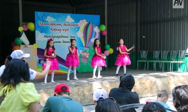 Веселый праздник устроили соцработники Павлодара особенным детям