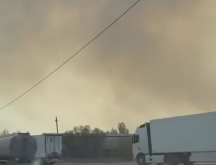 Экологи проверили воздух возле горящей свалки в Павлодаре