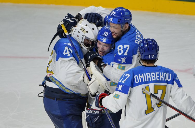 Камбек по-казахстански: сборная выиграла на старте чемпионата мира по хоккею
