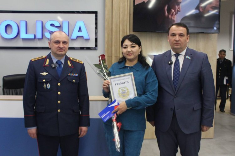 Павлодарда балалардың терезеден құлап кетуіне жол бермеген азаматтар марапатталды