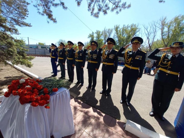 Павлодарда армия генералы Сағадат Нұрмағамбетовке мемориалдық тақта ашылды