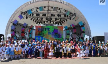 Парад близнецов и аллея ремёсел: павлодарцев отправили в детство