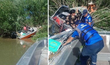 Моторная лодка вылетела из водоёма на берег в Аксу (ВИДЕО)