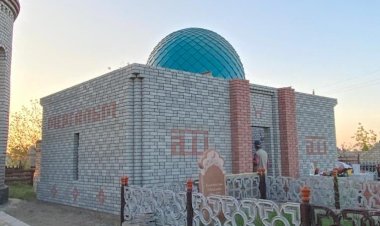 Аққулы ауданында Мерғалым сынықшыға кесене салынуда